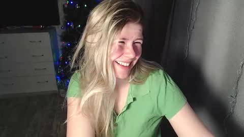 Melissa  Ray online show from 2, 1, 2025