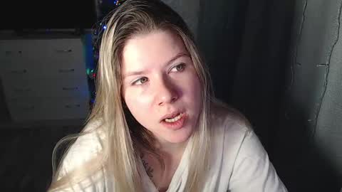 Melissa  Ray online show from 9, 1, 2025