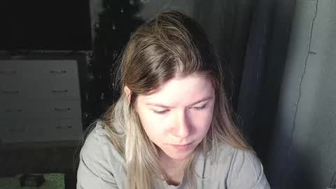 Melissa  Ray online show from 15, 1, 2025