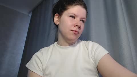 Melissa  Ray online show from 1, 3, 2025