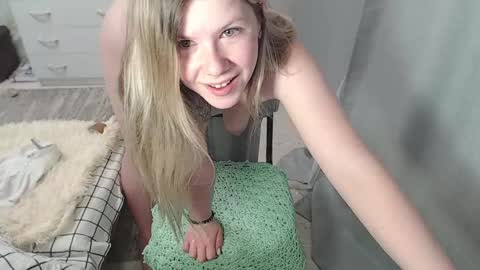 Melissa  Ray online show from 1, 3, 2025