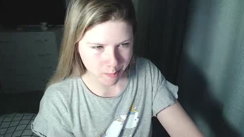 Melissa  Ray online show from 4, 3, 2025