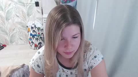 Melissa  Ray online show from 23, 9, 2025
