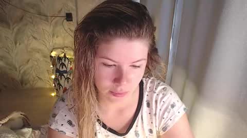 Melissa  Ray online show from 24, 9, 2025
