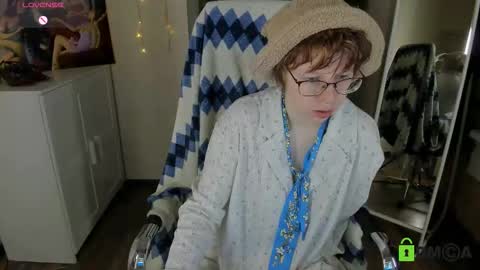 Snapshot of melissa_wells chatting on 7, 11, 2025 Melissa online show from 7, 11, 2025