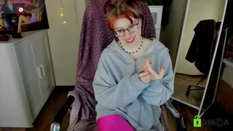 Snapshot of melissa_wells chatting on 15, 11, 2025 Melissa online show from 15, 11, 2025