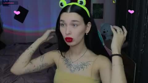 Snapshot of mella_freya chatting on 12, 10, 2025 Freya  IM NONUDE online show from 12, 10, 2025