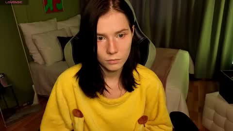 Snapshot of mellhyees chatting on 5, 11, 2025 mellhyees online show from 5, 11, 2025