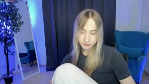mellisadream online show from 8, 10, 2025