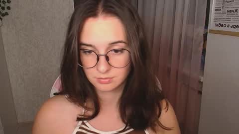 Snapshot of mellonmayre chatting on 22, 10, 2025 mellonmayre online show from 22, 10, 2025