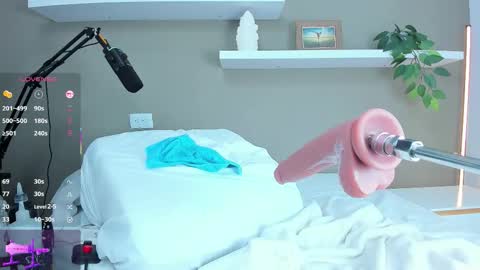 melly_col online show from 5, 11, 2025