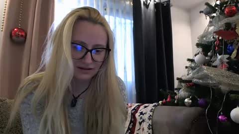 Melly online show from 5, 12, 2025