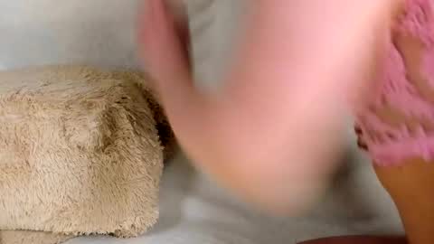 MelMooon online show from 4, 3, 2026