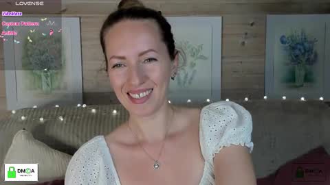 Snapshot of melodyys chatting on 25, 9, 2025 Melody My schedule this week Wednesday Thursday Sunday online show from 25, 9, 2025