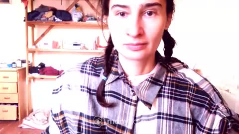 Snapshot of memorningdew chatting on 1, 1, 2025 Yummygirl online show from 1, 1, 2025