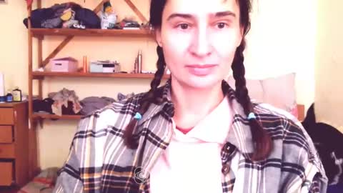 Snapshot of memorningdew chatting on 2, 1, 2025 Yummygirl online show from 2, 1, 2025