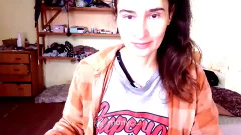 Snapshot of memorningdew chatting on 23, 10, 2025 Yummygirl online show from 23, 10, 2025