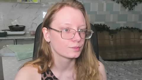 Snapshot of meowcr chatting on 6, 11, 2025 meowcr online show from 6, 11, 2025