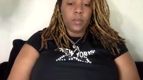 mercedesbuxxx online show from 22, 11, 2025