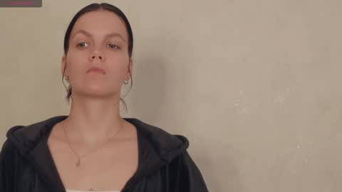 Snapshot of mercymanrriquez chatting on 4, 3, 2026 Miya online show from 4, 3, 2026