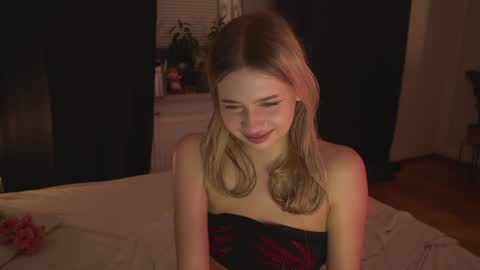 Lara OFFLINE  online show from 21, 12, 2024