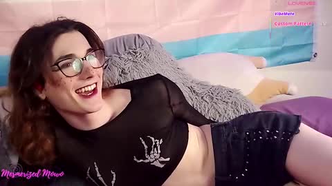 Snapshot of mesmerized_mowo chatting on 9, 9, 2025 mesmerized_mowo online show from 9, 9, 2025