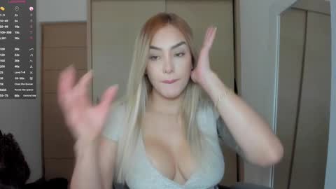 Snapshot of mi_suk1 chatting on 14, 10, 2025 mi suk1 online show from 14, 10, 2025