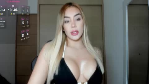 Snapshot of mi_suk1 chatting on 27, 10, 2025 mi suk1 online show from 27, 10, 2025