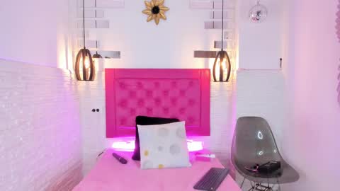 Mia Blonde online show from 19, 2, 2025