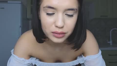 Mia online show from 27, 2, 2025