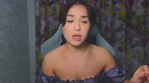 Mia online show from 8, 11, 2025