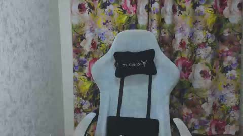 Mia online show from 28, 11, 2025