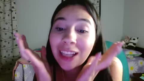 Mia online show from 4, 3, 2025