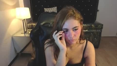 Mia  online show from 20, 9, 2025