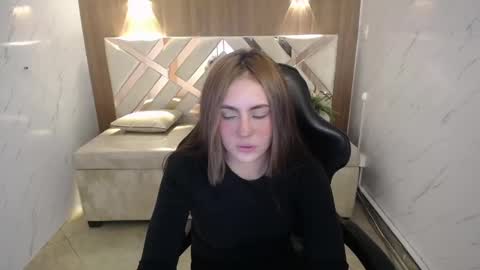 Mia  online show from 30, 9, 2025