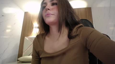 Mia  online show from 3, 10, 2025