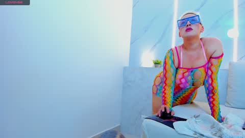 Mia  online show from 12, 1, 2025