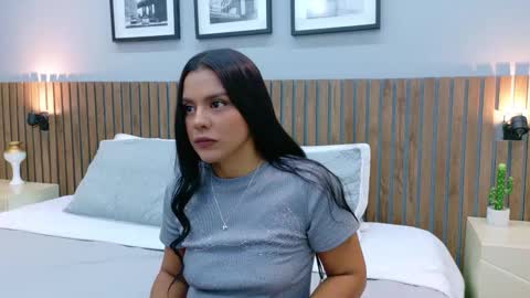 Snapshot of mia_bellefort chatting on 4, 2, 2026 Mia Bellefort online show from 4, 2, 2026