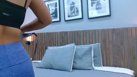 Snapshot of mia_bellefort chatting on 23, 2, 2026 Mia Bellefort online show from 23, 2, 2026