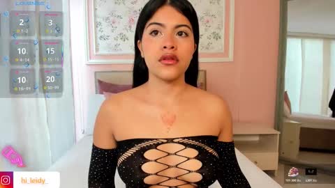 Mia Cano online show from 26, 11, 2025