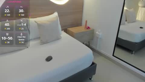 M I A  online show from 19, 11, 2025