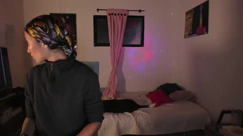 Mia Sandoval online show from 1, 2, 2026