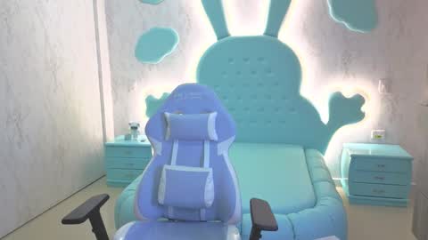 Mia Cuttee online show from 12, 10, 2025