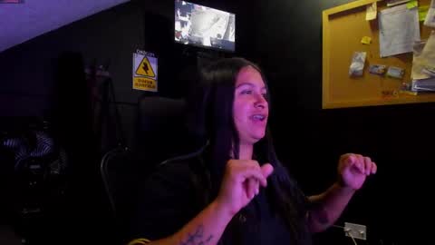 Snapshot of mia_daniela_ chatting on 2, 10, 2025 Mia daniela online show from 2, 10, 2025