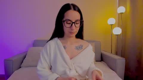 Sarah Luna online show from 12, 2, 2026