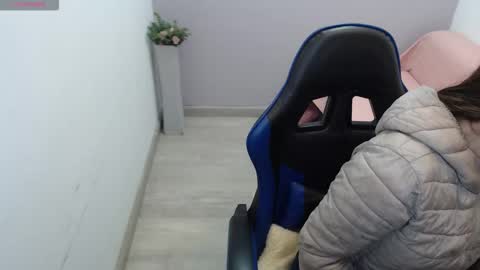 Mia online show from 22, 12, 2025