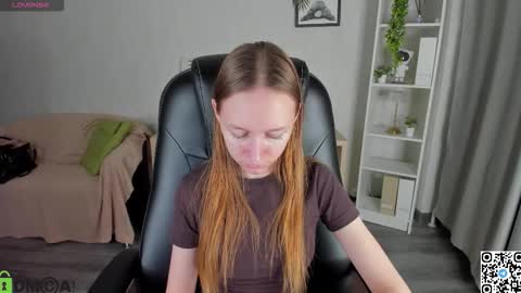 Snapshot of mia_e1fie chatting on 4, 11, 2025 mia_e1fie online show from 4, 11, 2025