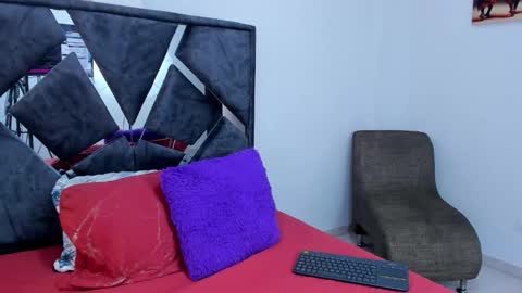 mia fox online show from 2, 12, 2025