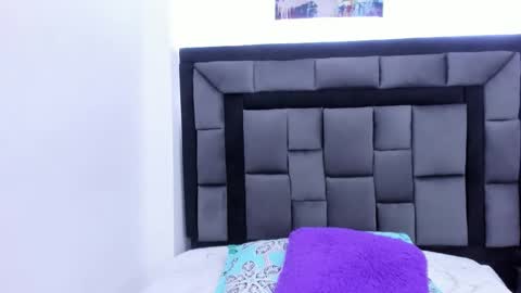 mia fox online show from 9, 1, 2026