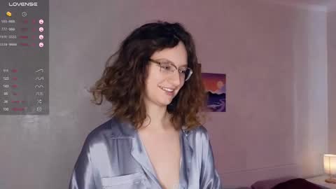 Mia  online show from 23, 2, 2025